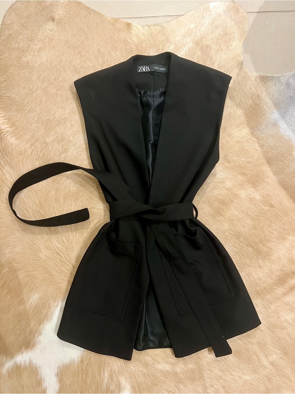 Zara Black Sleeveless Belted Vest